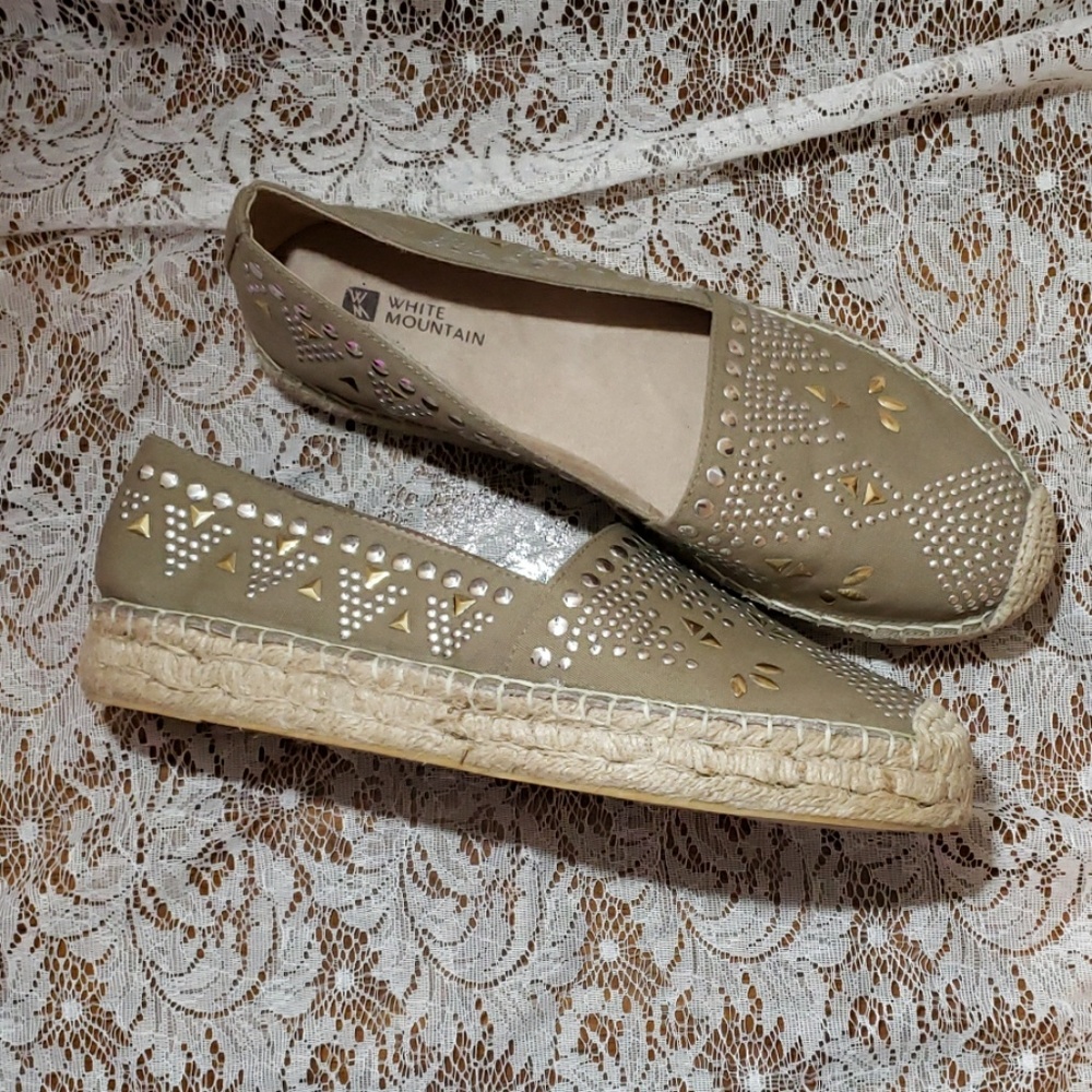 White Mountain Olive Embellished Espadrilles sz8.5